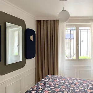 https://chambre-dhotes-marais.fr-paris.fr